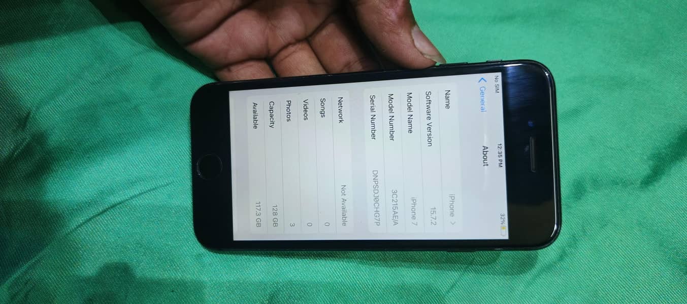 Apple iPhone 7 0