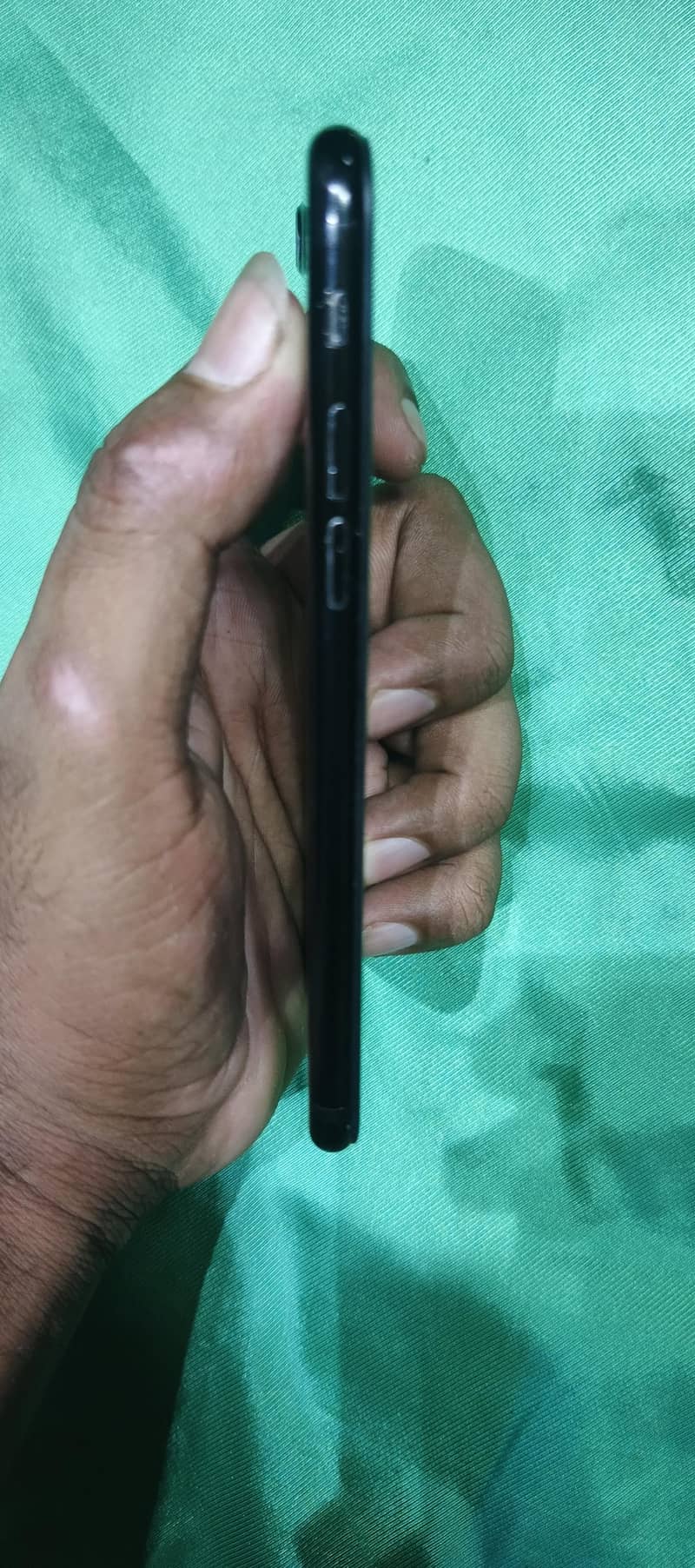 Apple iPhone 7 3