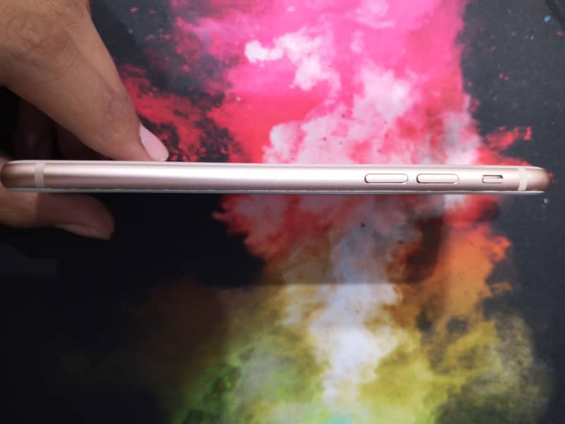 Apple iPhone 8 4