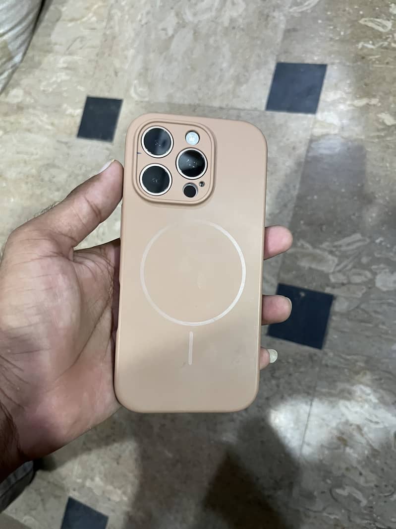 Apple iPhone 16 Pro 2