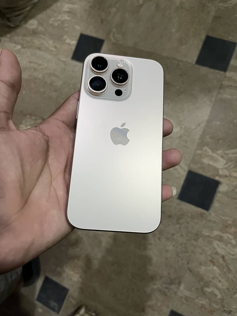 Apple iPhone 16 Pro 4