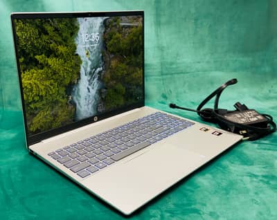 HP OmniBook5 NextGen AI 16, AMDRyzn AI 5, TouchScrn,16GB Ram,512GB SSD