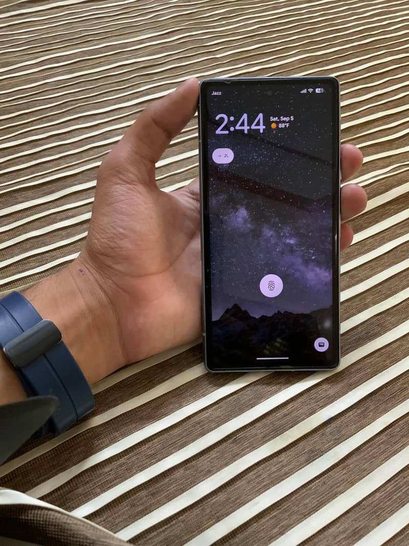 Google Pixel 7a 5