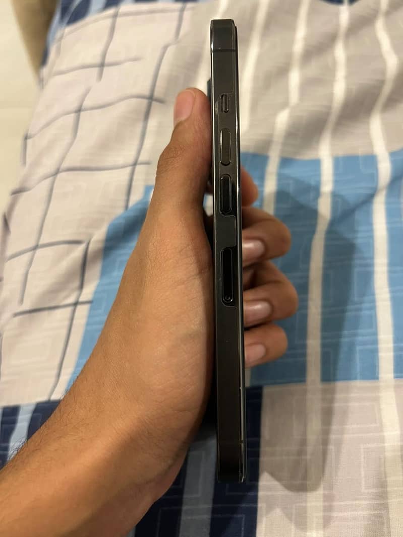 Apple iPhone 13 Pro 1