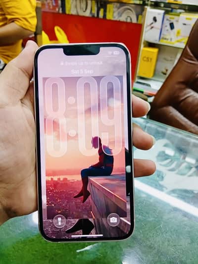 Apple iPhone 13