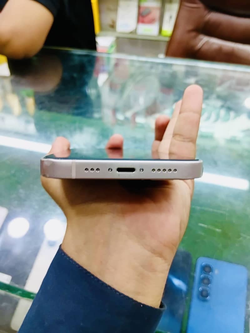 Apple iPhone 13 1