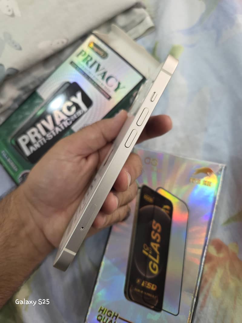 Apple iPhone 14 3