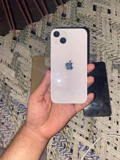 Apple iPhone 13