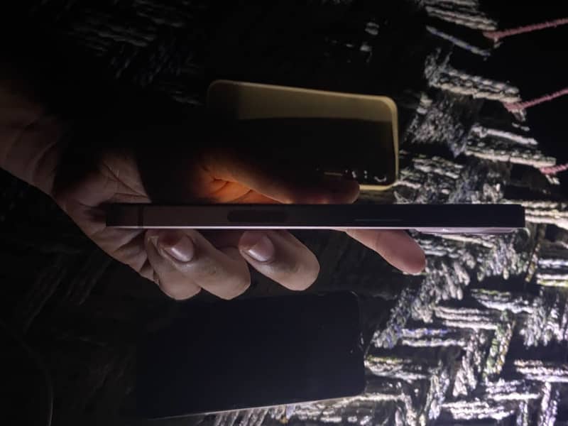 Apple iPhone 13 2