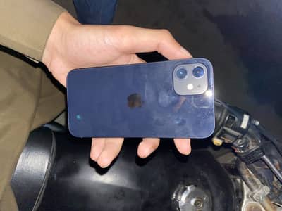 Apple iPhone 12