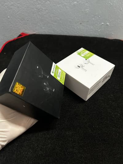 Apple AirPods (2nd generation)