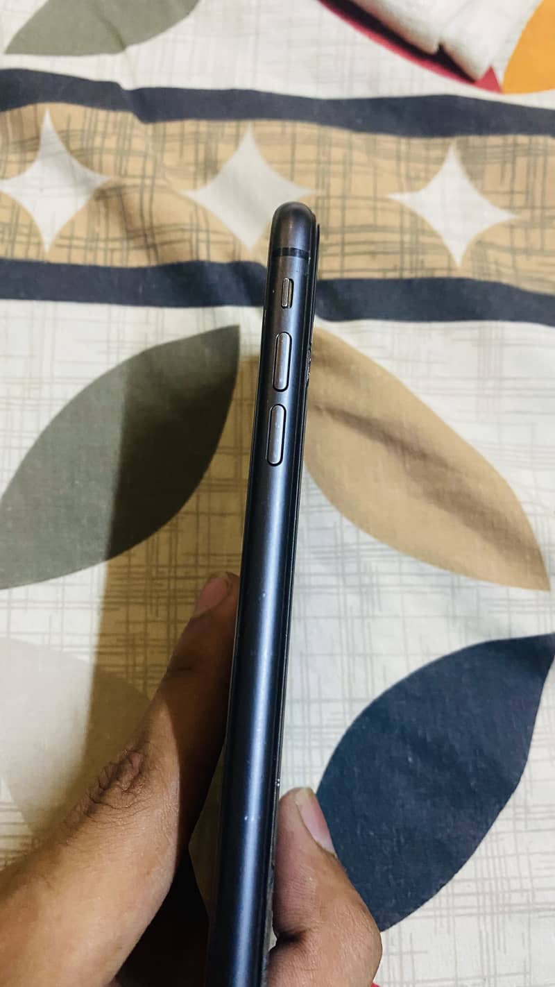 Apple iPhone 11 5