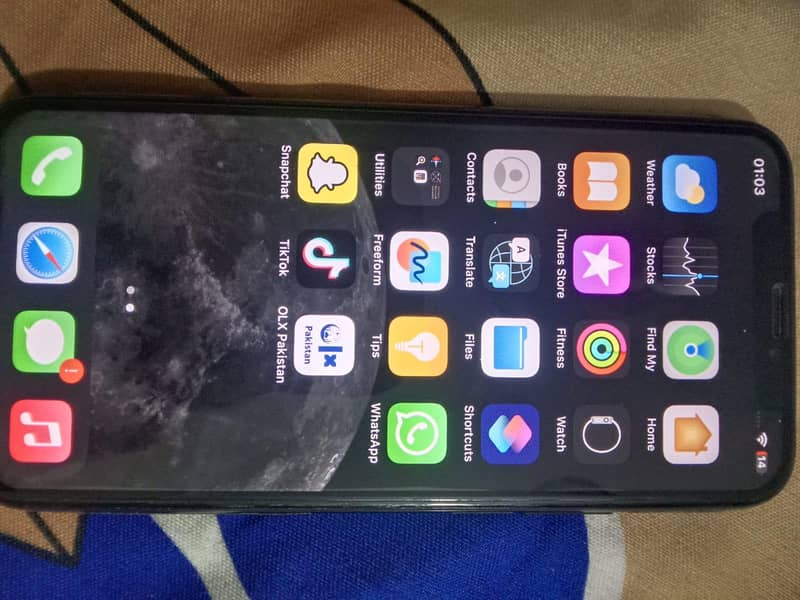 Apple iPhone X 3