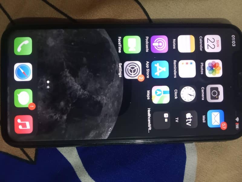 Apple iPhone X 4