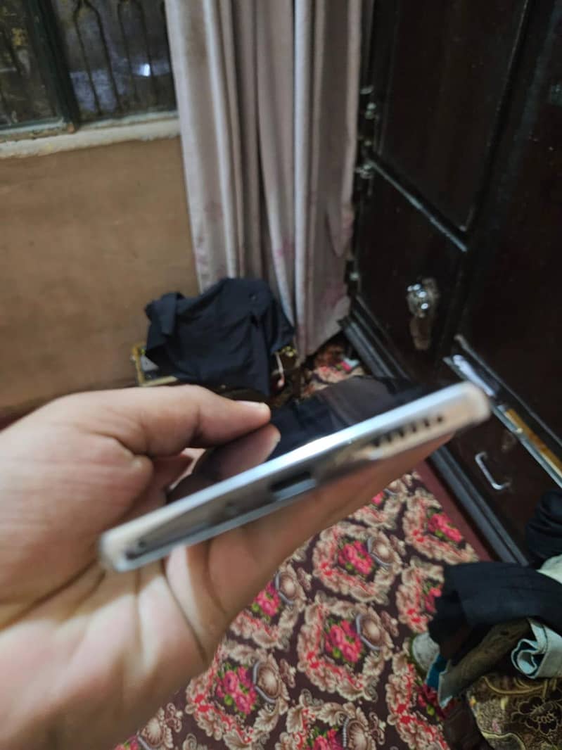 Tecno CAMON 40 Pro 1