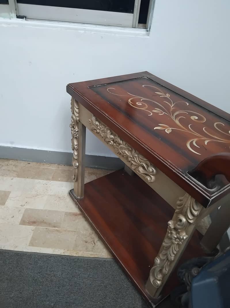centre table 0