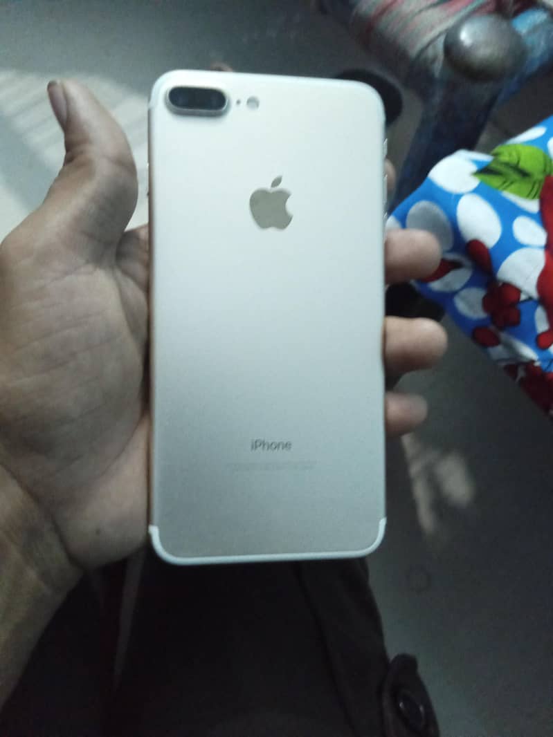 Apple iPhone 7 Plus 0