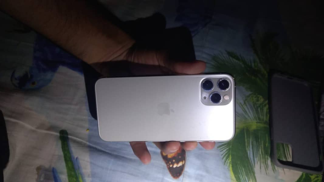 Apple iPhone 11 Pro 5