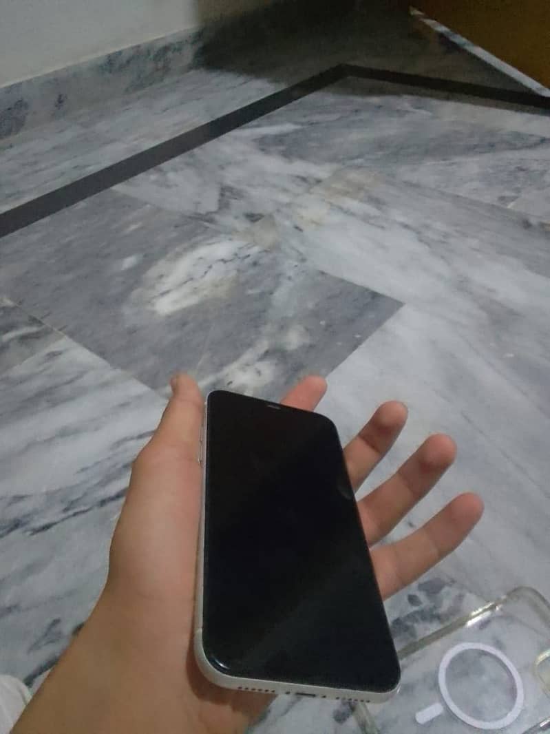 Apple iPhone 11 2