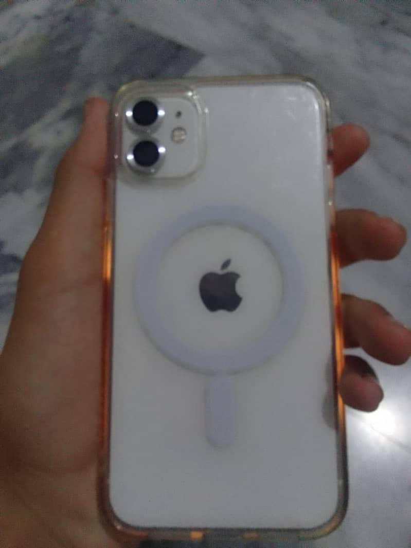 Apple iPhone 11 3