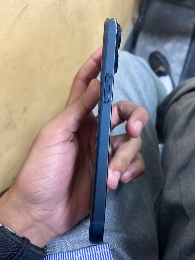Apple iPhone 14 0