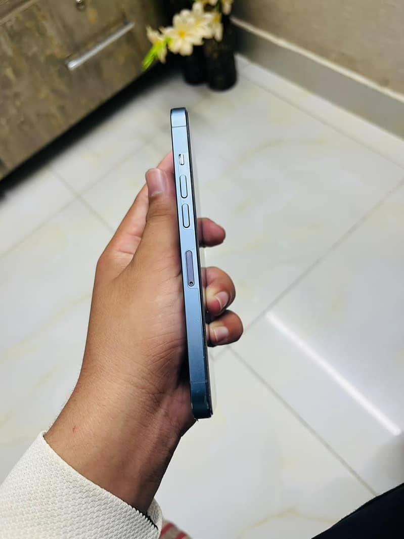 Apple iPhone 13 Pro 3