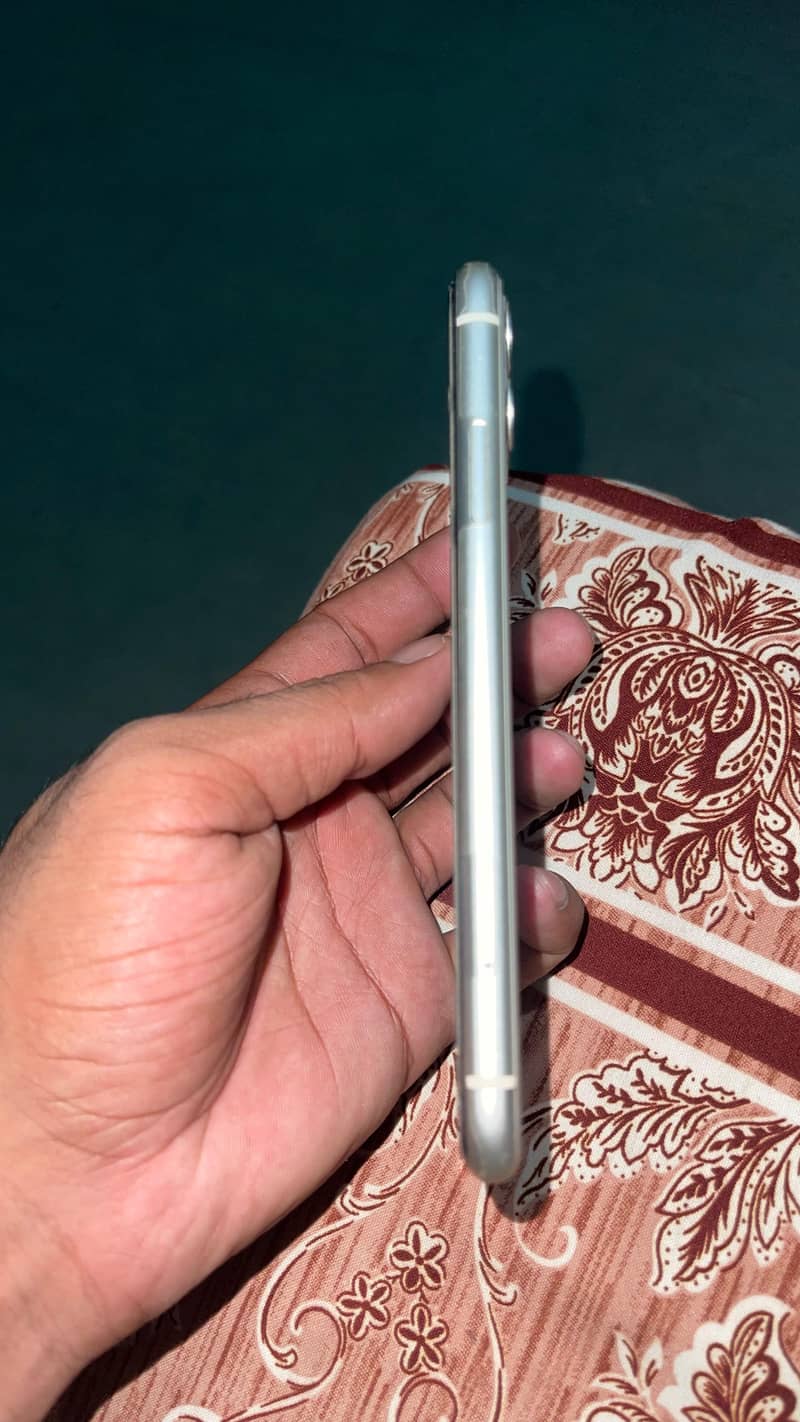 Apple iPhone 11 2