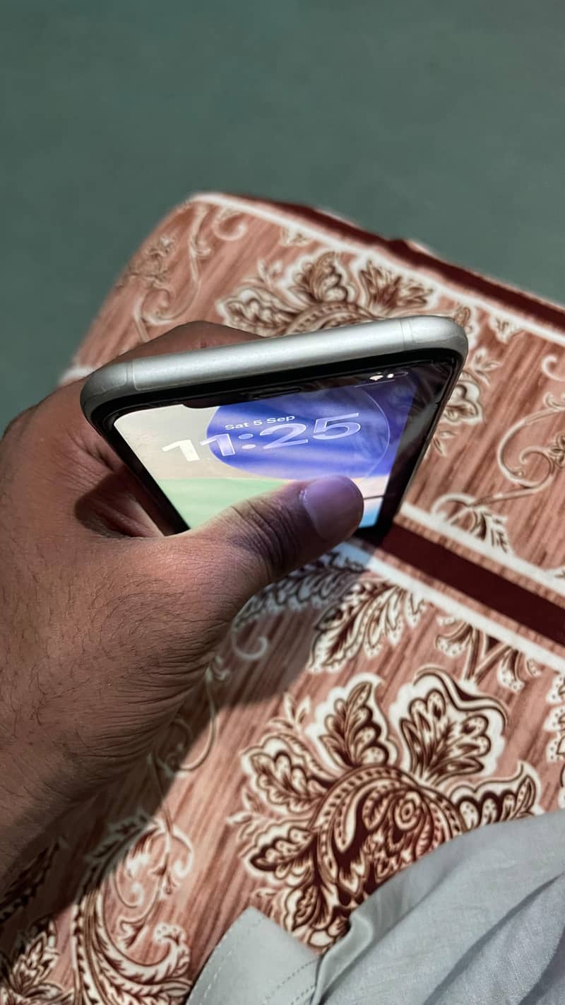 Apple iPhone 11 5
