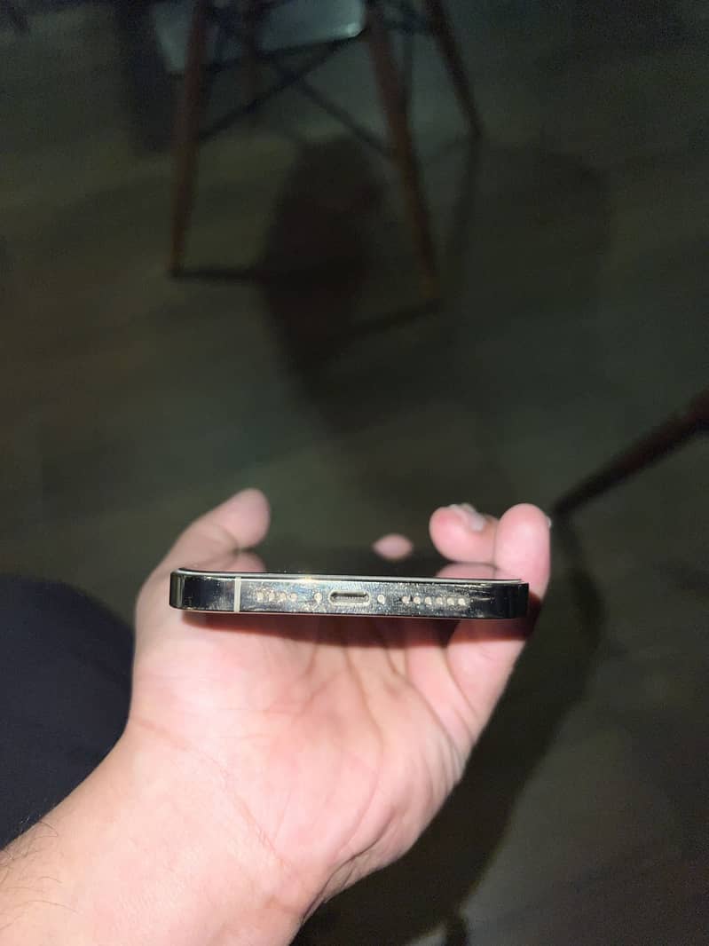 Apple iPhone 12 Pro Max 4