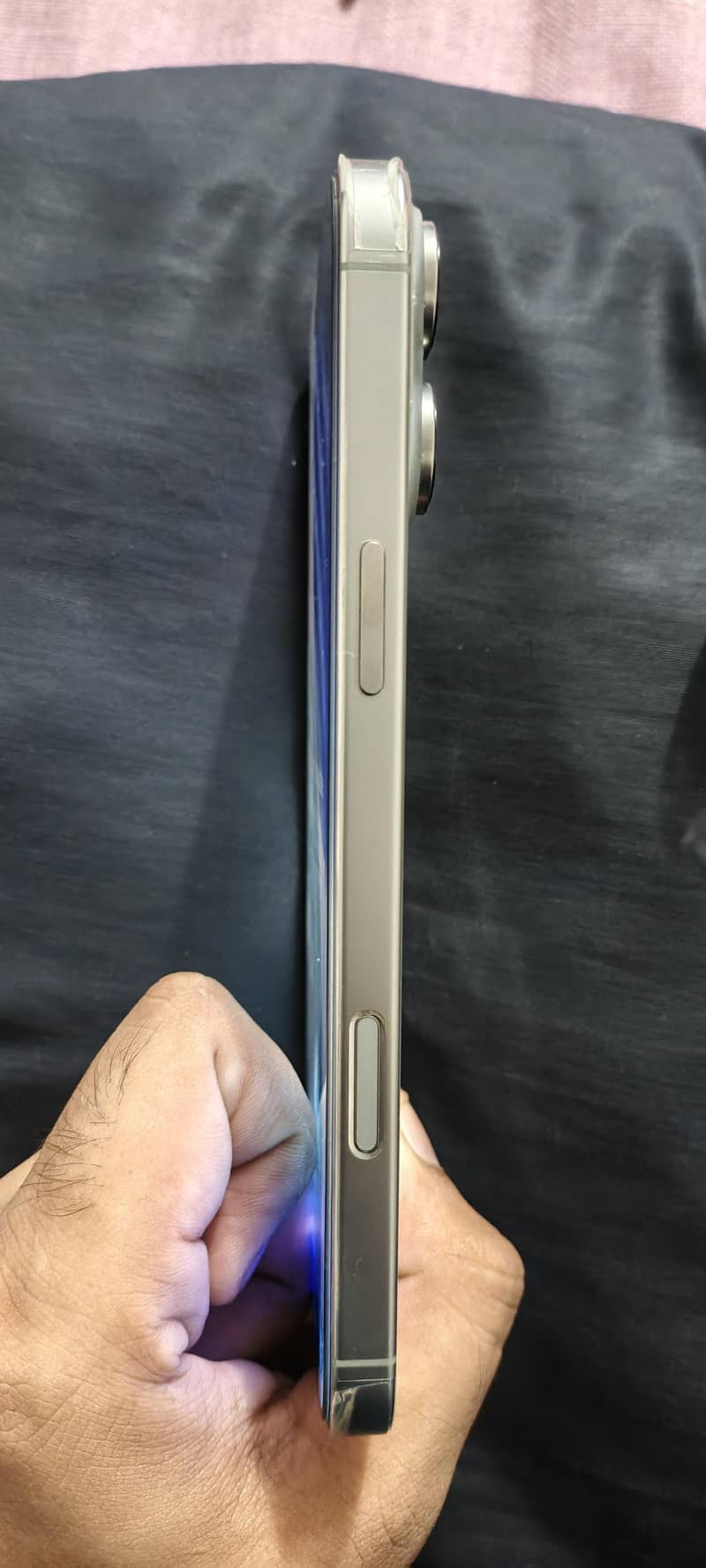 Apple iPhone 16 Pro Max 1