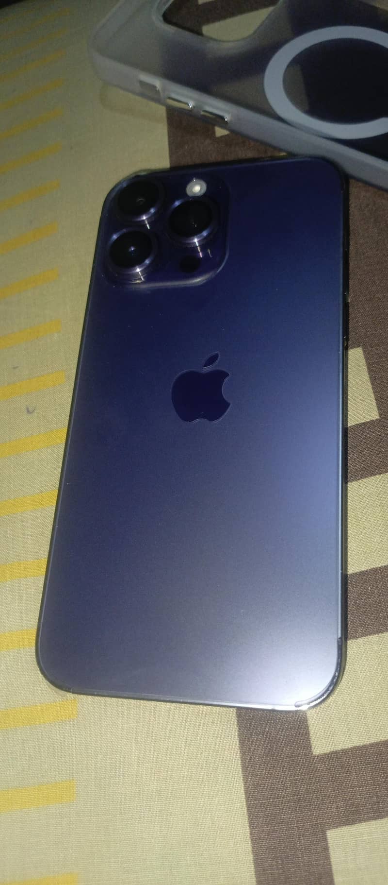 Apple iPhone 14 Pro Max 1