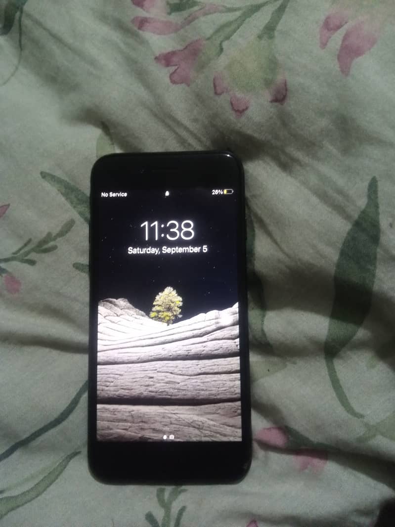 Apple iPhone 7 0