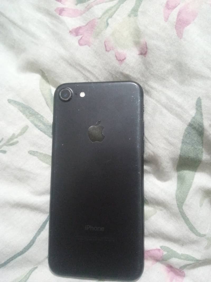 Apple iPhone 7 1