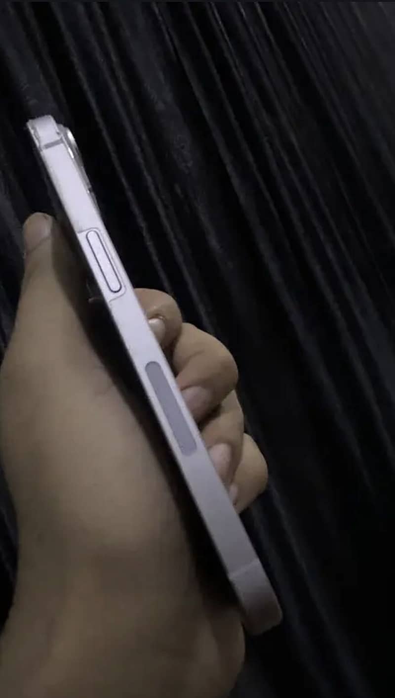 Apple iPhone 14 5