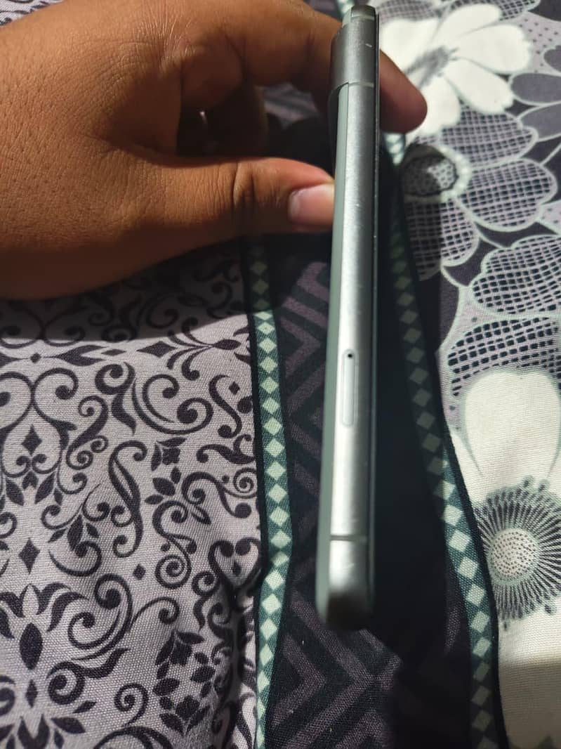 Google Pixel 8 2