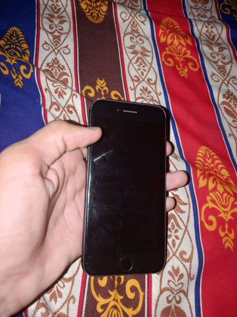 Apple iPhone 8 1