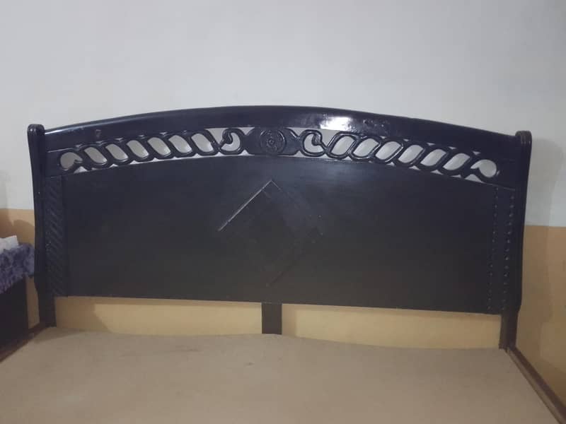 King size bed 1