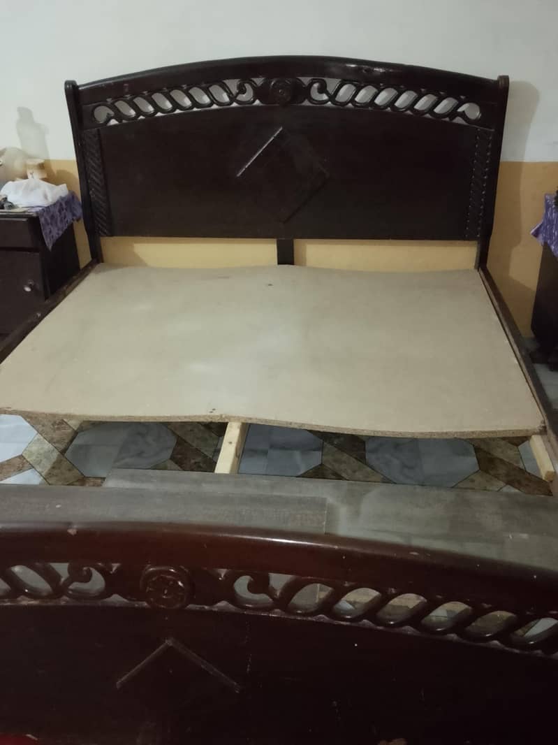 King size bed 3