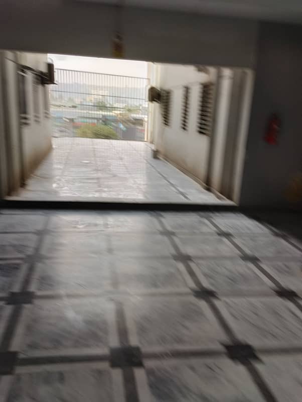 Lagrand Duplex corner flat 1