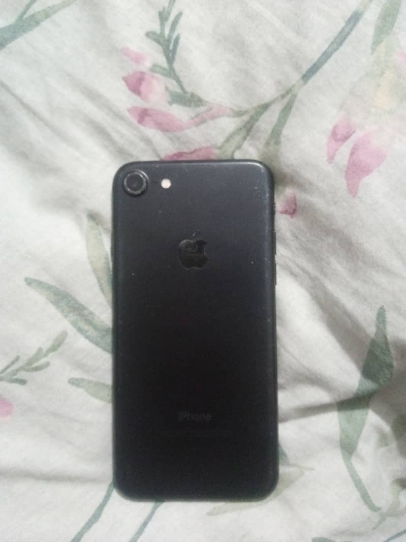 Apple iPhone 7 1