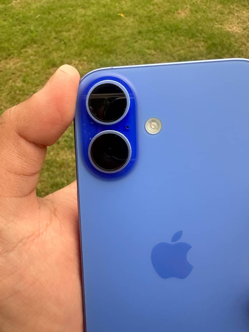 Apple iPhone 16 1