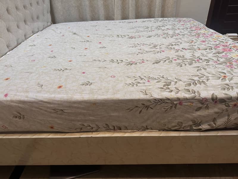 Beds with side table 3