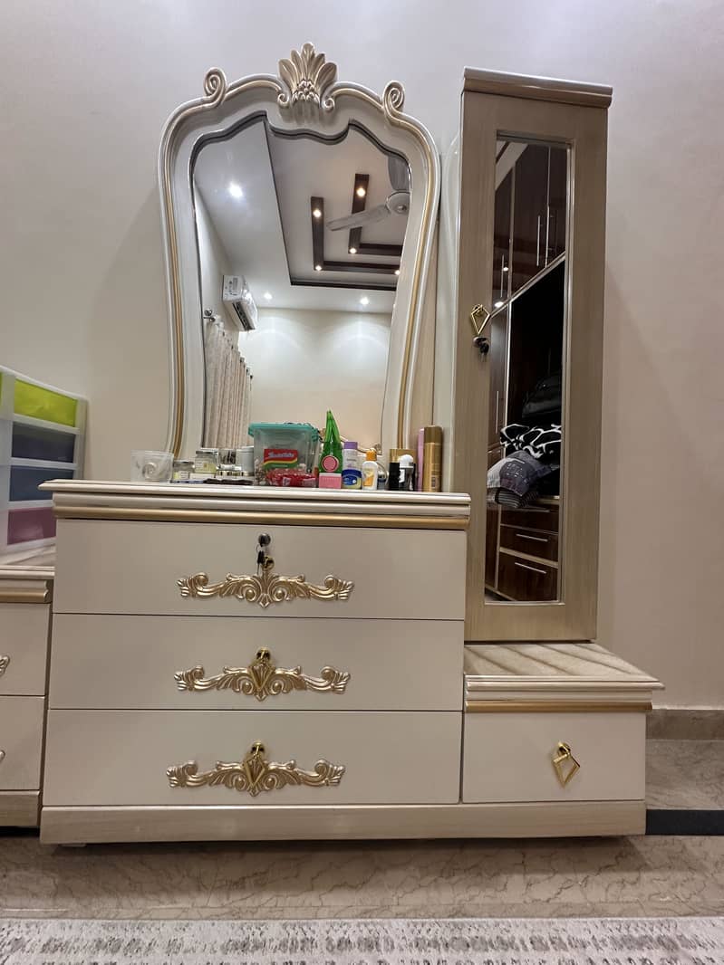 Beds with side table 10