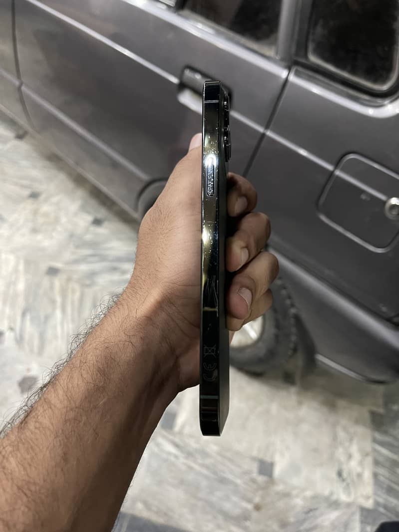 Apple iPhone 13 Pro Max 6
