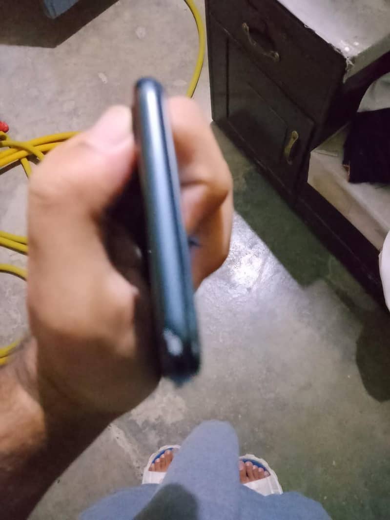 Apple iPhone 7 3