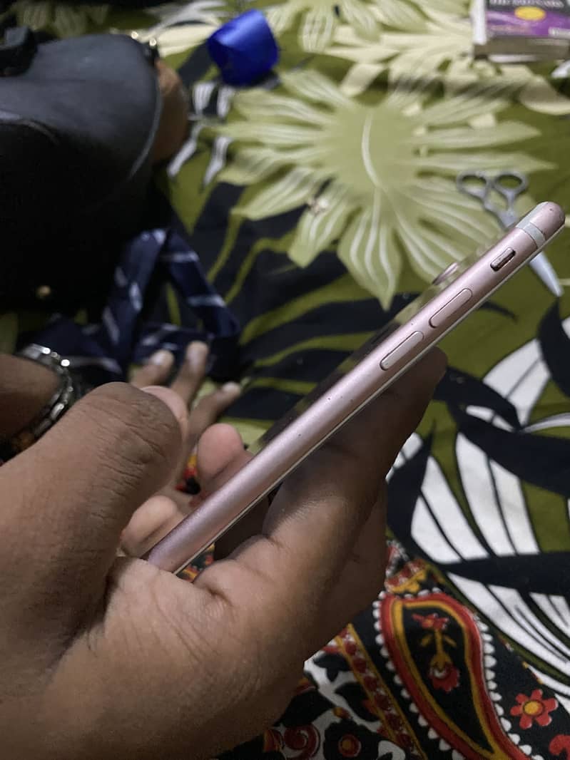 Apple iPhone 7 6