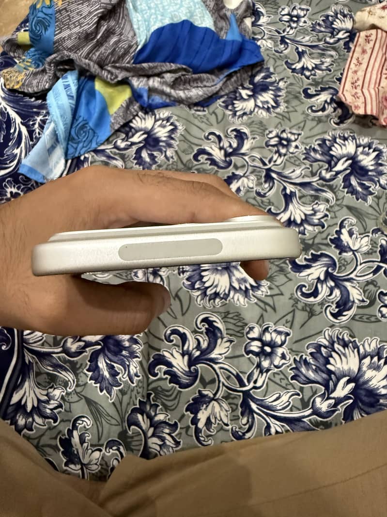 Apple iPhone 17 Pro Max 3
