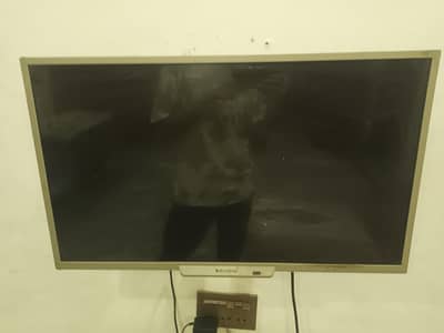 EcoStar 32 Inch LED TV + Model CX-32U561 + Excellent Picture  HDMI/USB