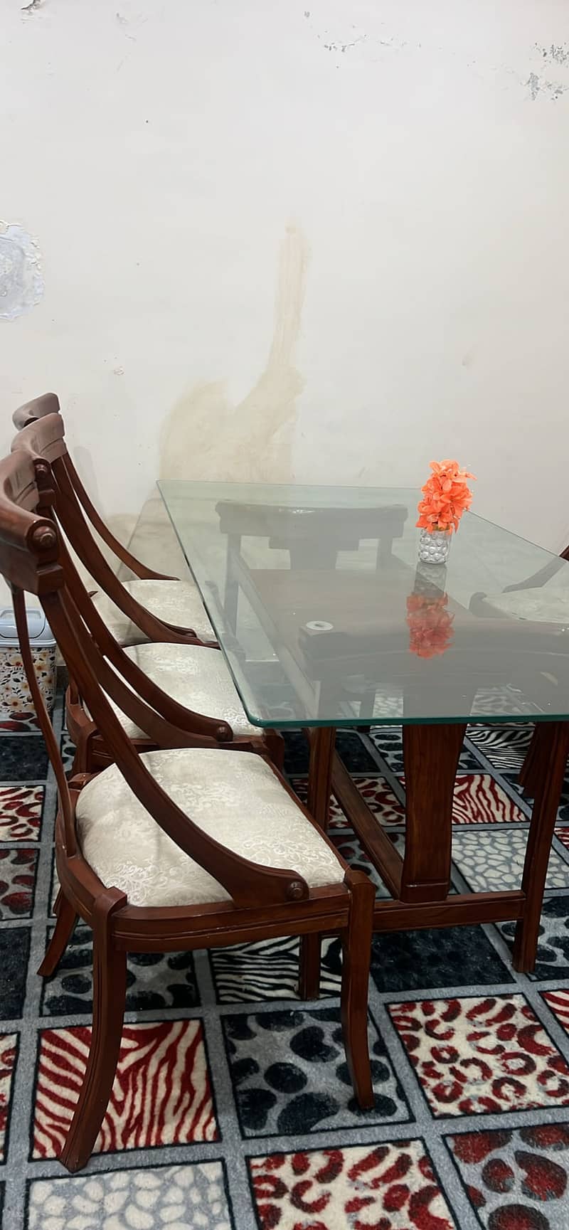 Dinnig table set 4