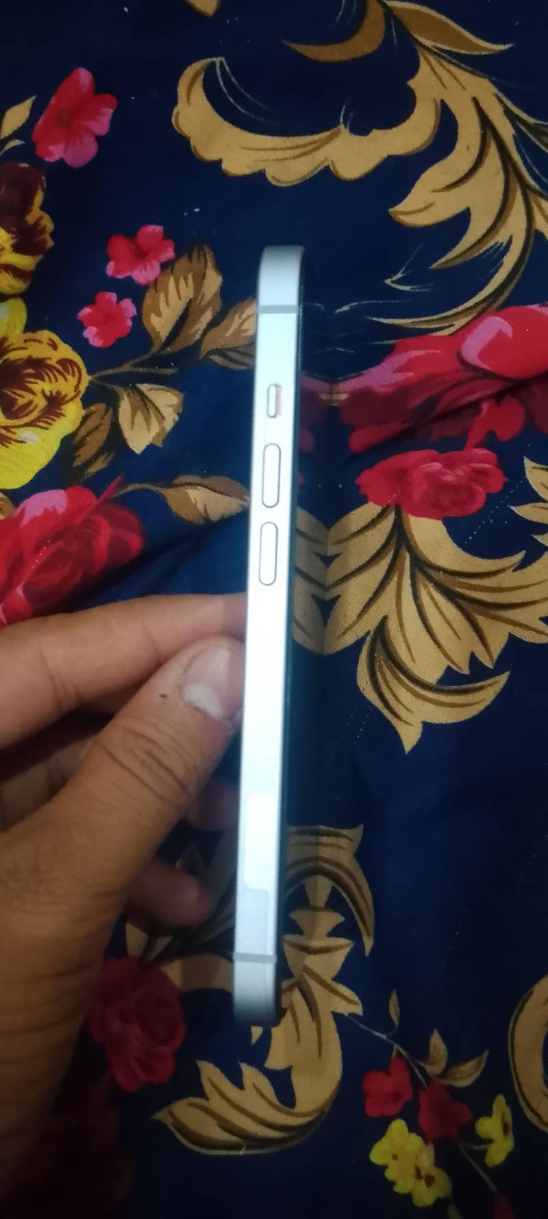 Apple iPhone 14 3